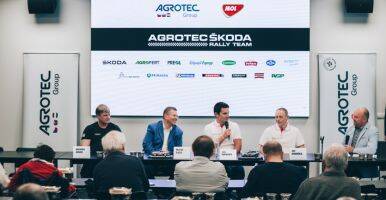 Kopecký a Hovorka odstartují do MČR s novým vozem. Opět věří Škodě